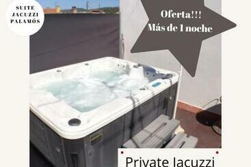 مبيت وإفطار Nueva Suite Jacuzzi Relax Beach & Mountain