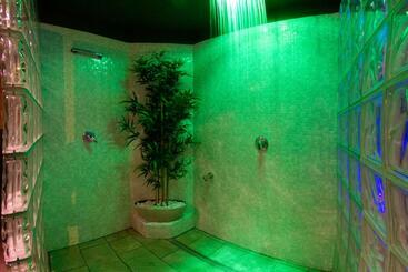 پانسیون New Emotion Room