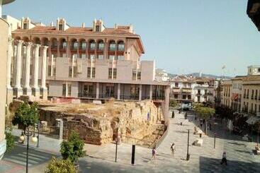 پانسیون Vivienda Turística Templo Romano