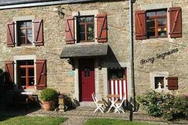 Общежитие La Bourgseigneurie