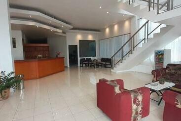 Отель Tiara Inn