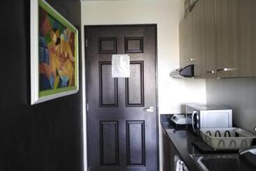 هتل آپارتمان The Uptown Place Condominium