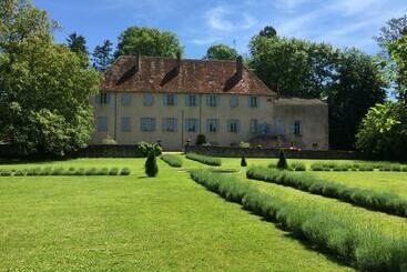 مبيت وإفطار La Maison Des Pères