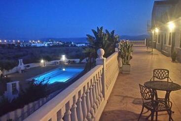 Casa Barranca Bed And Breakfast