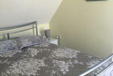 Folly Fields Farm B&b