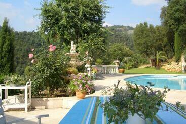 بنسيون La Grimaudière