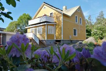 פנסיון Guesthouse Lokinlaulu