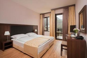 St. Spas Hotel & Balneo Complex