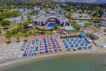 Costa Bitezhan Hotel   All Inclusive