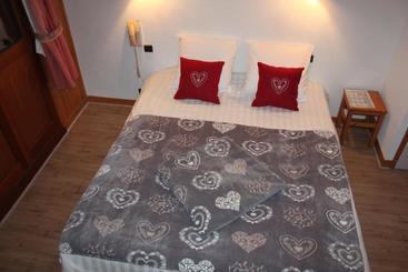 בית מלון כפרי L'Aigle Rouge