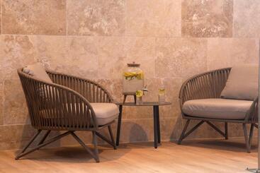 Logis Hotel Restaurant Spa Les Oliviers