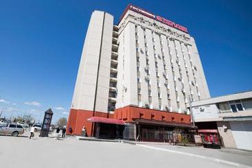 酒店 Oktyabrskaya