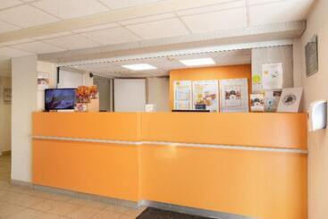 Отель Premiere Classe Maubeuge