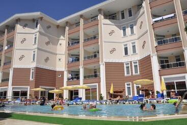 ホテル Primera  & Apart