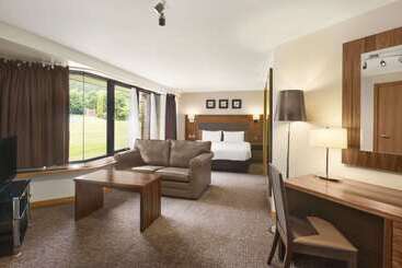 فندق Ramada Telford Ironbridge
