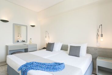 ホテル Samaina Port