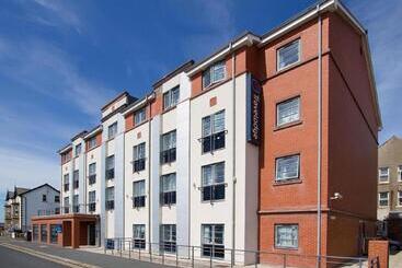 Отель Travelodge Blackpool South Promenade