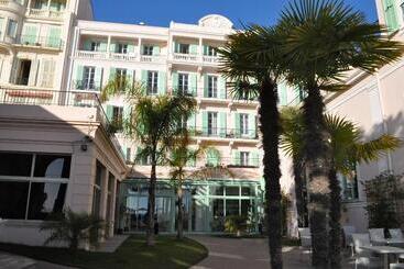 בית מלון כפרי Vacances Bleues Balmoral