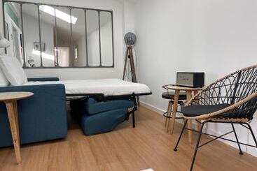 تختخواب و صبحانه Casa Apollo Guesthouse