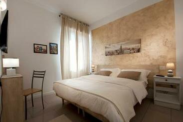 هتل Le Suites   Di Fronte Ospedale Sacro Cuore
