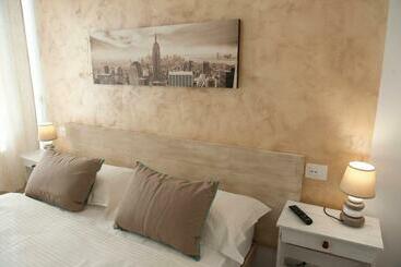 هتل Le Suites   Di Fronte Ospedale Sacro Cuore