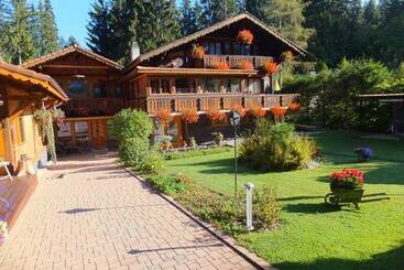 Пансион Au Petit Gîte Les Paccots