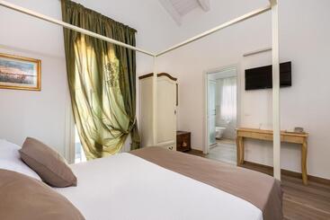 پانسیون Ca  Mira   Room&breakfast