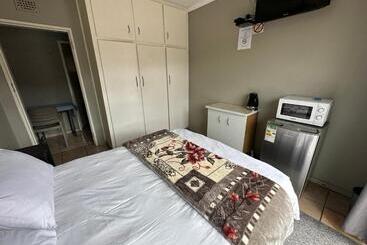 پانسیون Cornerstone Guest House