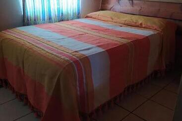 بنسيون Las Herraduras