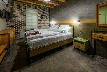پانسیون Vitality Guest House