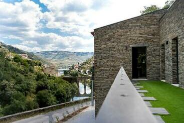 Bed and Breakfast Dois Lagares House