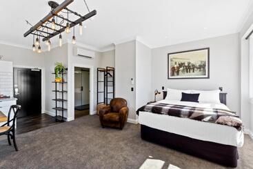 هتل آپارتمان Hokitika Fire Station Boutique Accommodation