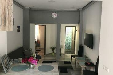 بنسيون Andres Central Apartments House