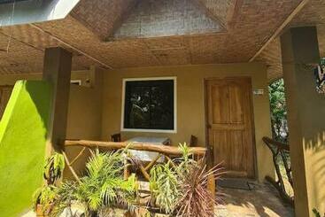 Пансион Miki S Guest House