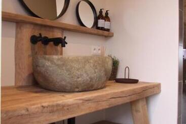 Bed and Breakfast Bed En Bezem