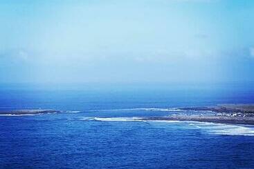 تختخواب و صبحانه Our View