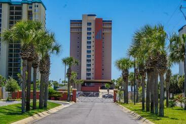 Destin Towers   Middle Unit On The Beach!