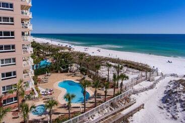 Destin Towers   Middle Unit On The Beach!