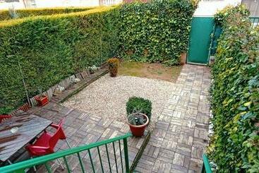 膳宿费 Plaza Ramon Santillan