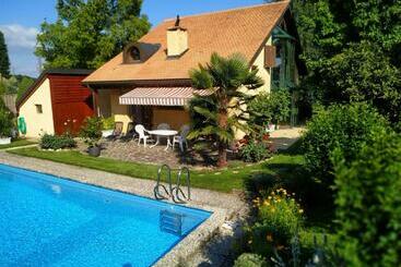 פנסיון Guest House La Sereine