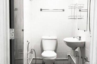 הוסטל Ozzy Lodge Semporna