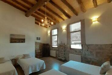 مبيت وإفطار Casa La Foradada
