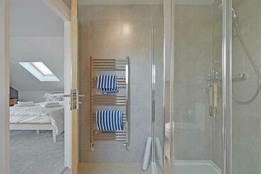 تختخواب و صبحانه Haven Lodge Newquay