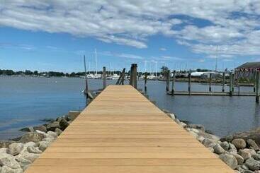 هتل Harbor View Landing