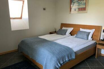 تختخواب و صبحانه Gästhus La Casa
