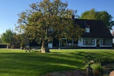 Bed and Breakfast Logies De Meerkoet