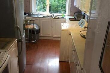 ペンション Glades House