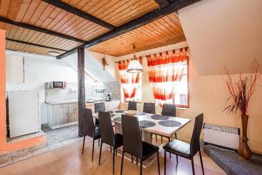 膳宿费 Penzion U Lípy