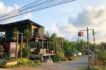 Beach Box Resort At Rimlay Rayong