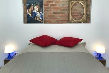 تختخواب و صبحانه La Bulle De Gaston